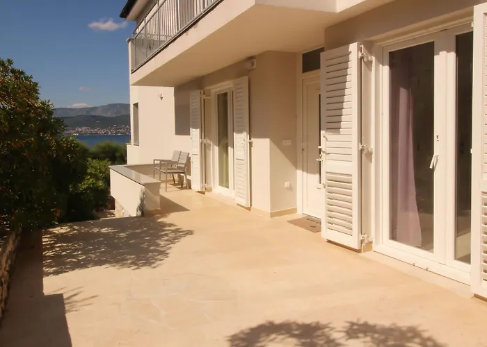 Appartement Kristijan By Interhome